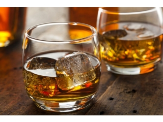 威士忌酒杯怎麼挑？不是隨便拿個玻璃杯就好